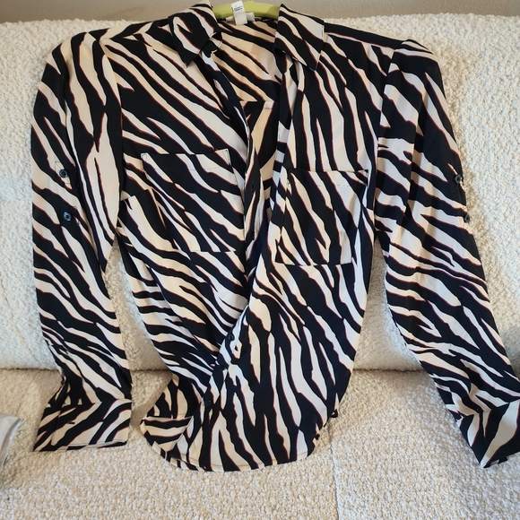 EXPRESS ZEBRA PRINT BUTTON DOWN PORTOFINO SHIRT CONVERTIBLE SLEEVES XS - Picture 6 of 7